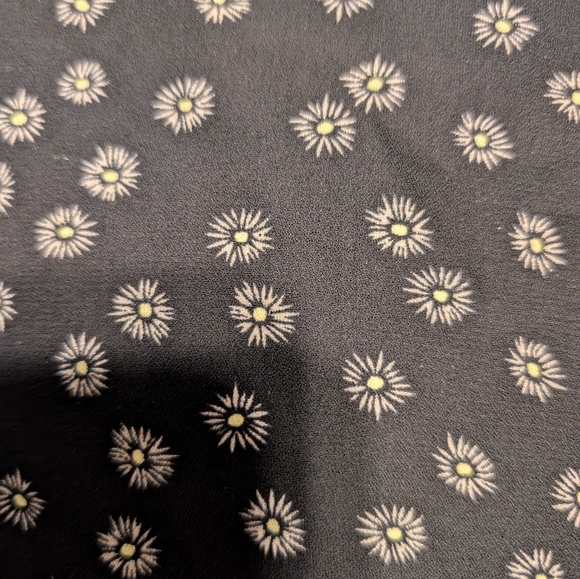 Banana Republic Black Flower Camisole Women's Size Small - Picture 3 of 5